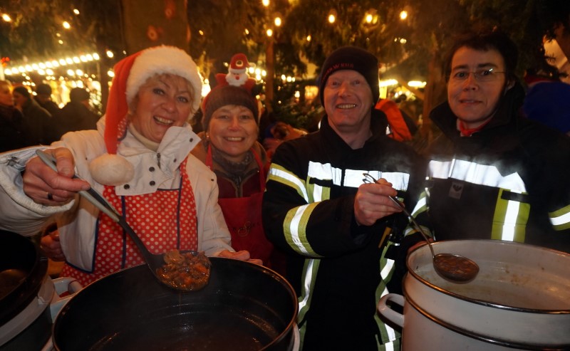 Feuerwehr kocht mit der Polizei